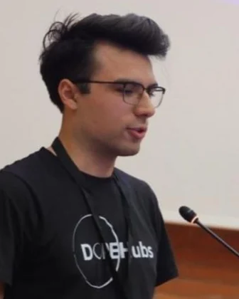 Edoardo Maestri giving a talk